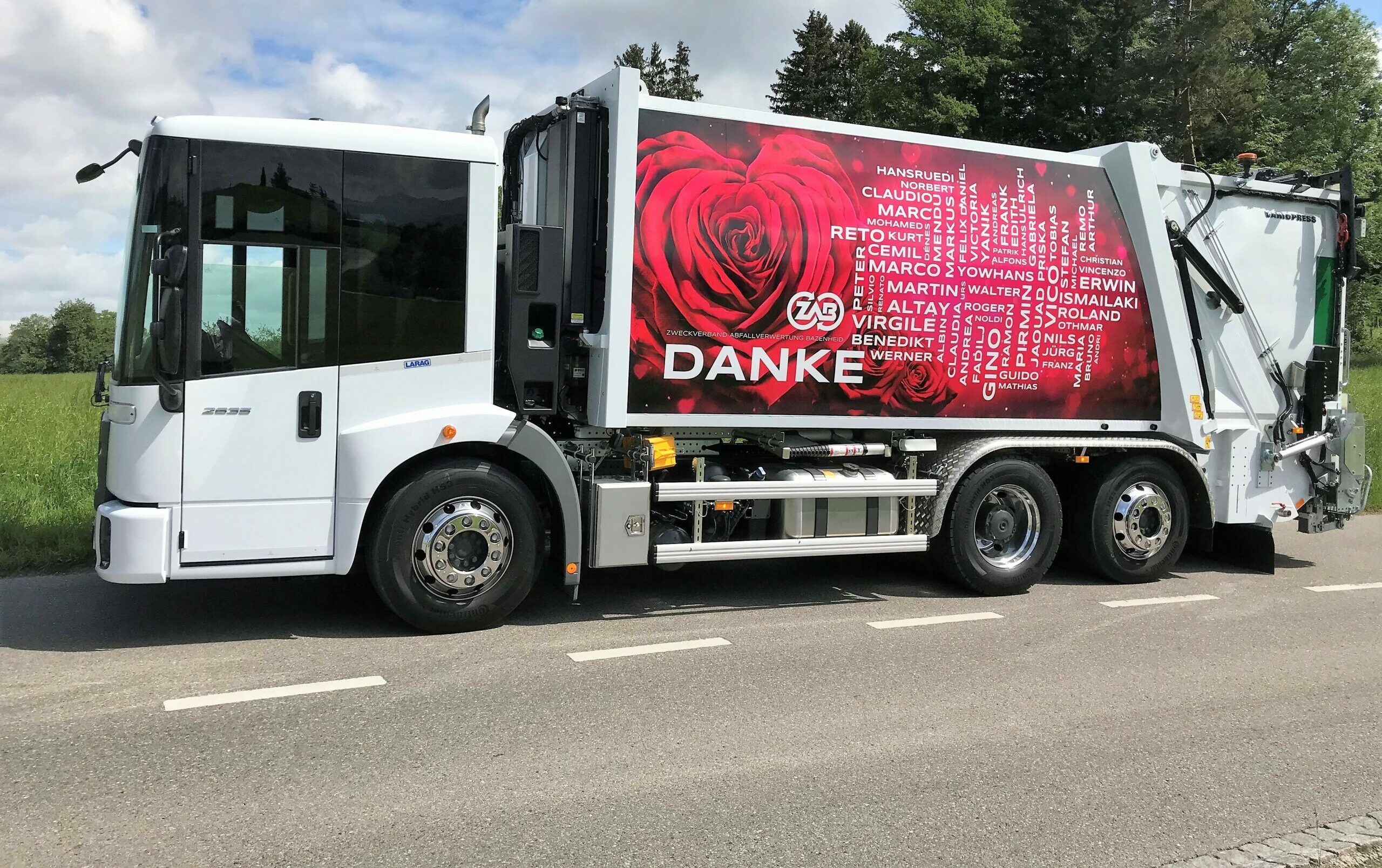 Kehrichtfahrzeug Der ZAB betreibt eine eigene Fahrzeugflotte mit 16 Fahrzeugen.