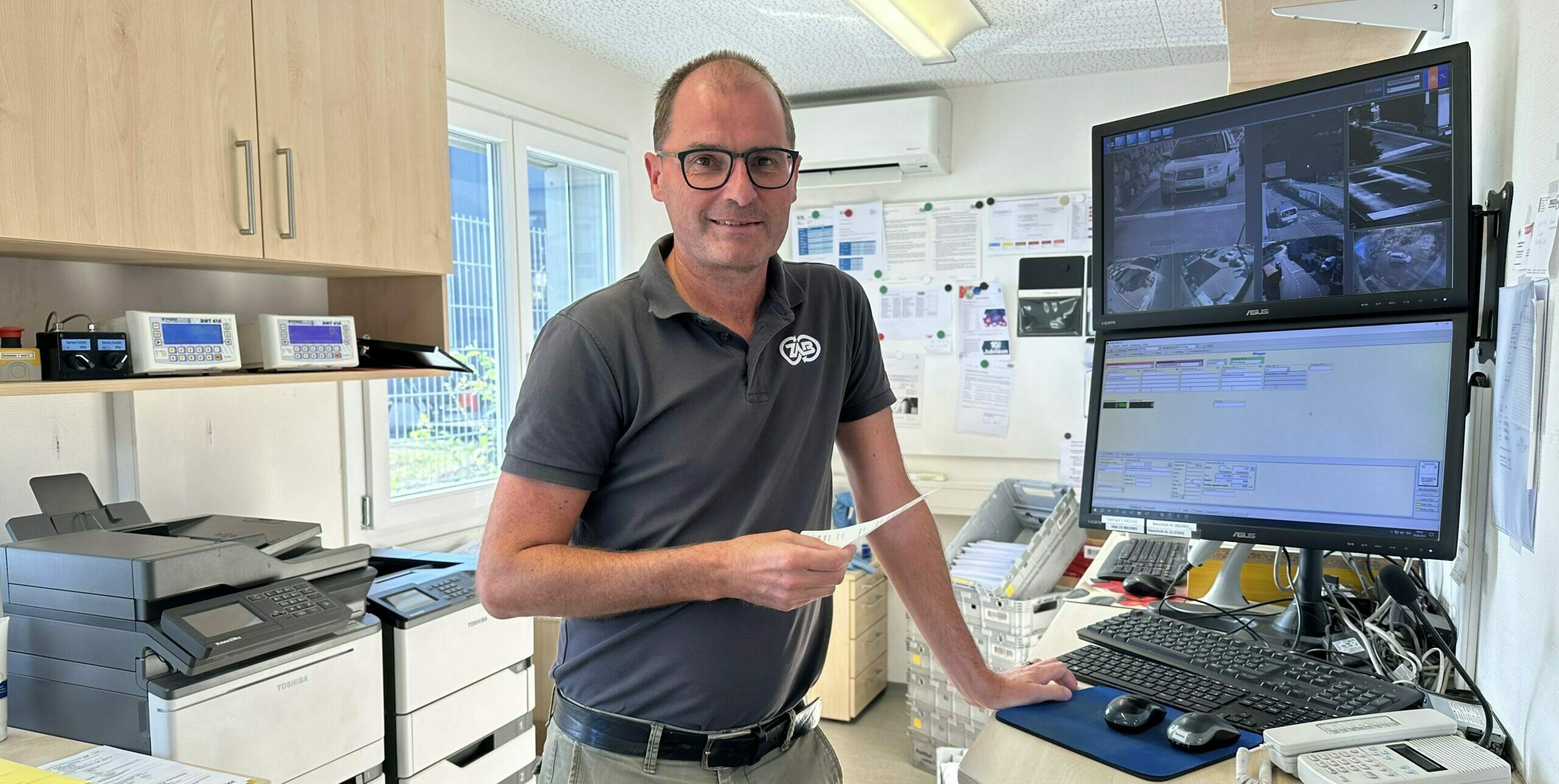 Beratung Kompetente Mitarbeitende beraten die Kund*innen.