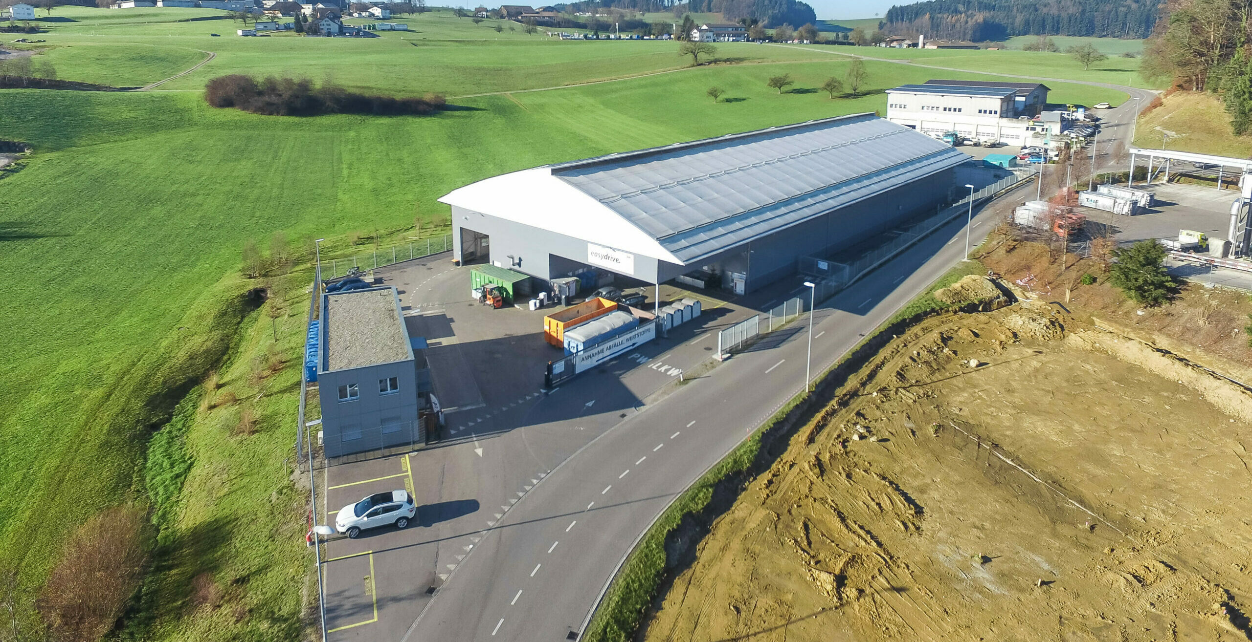 easydrive Bazenheid Das Sortierwerk Bazenheid steht Privaten wie auch Gewerbe- und Industrie für die Abfallentsorgung zur Verfügung.