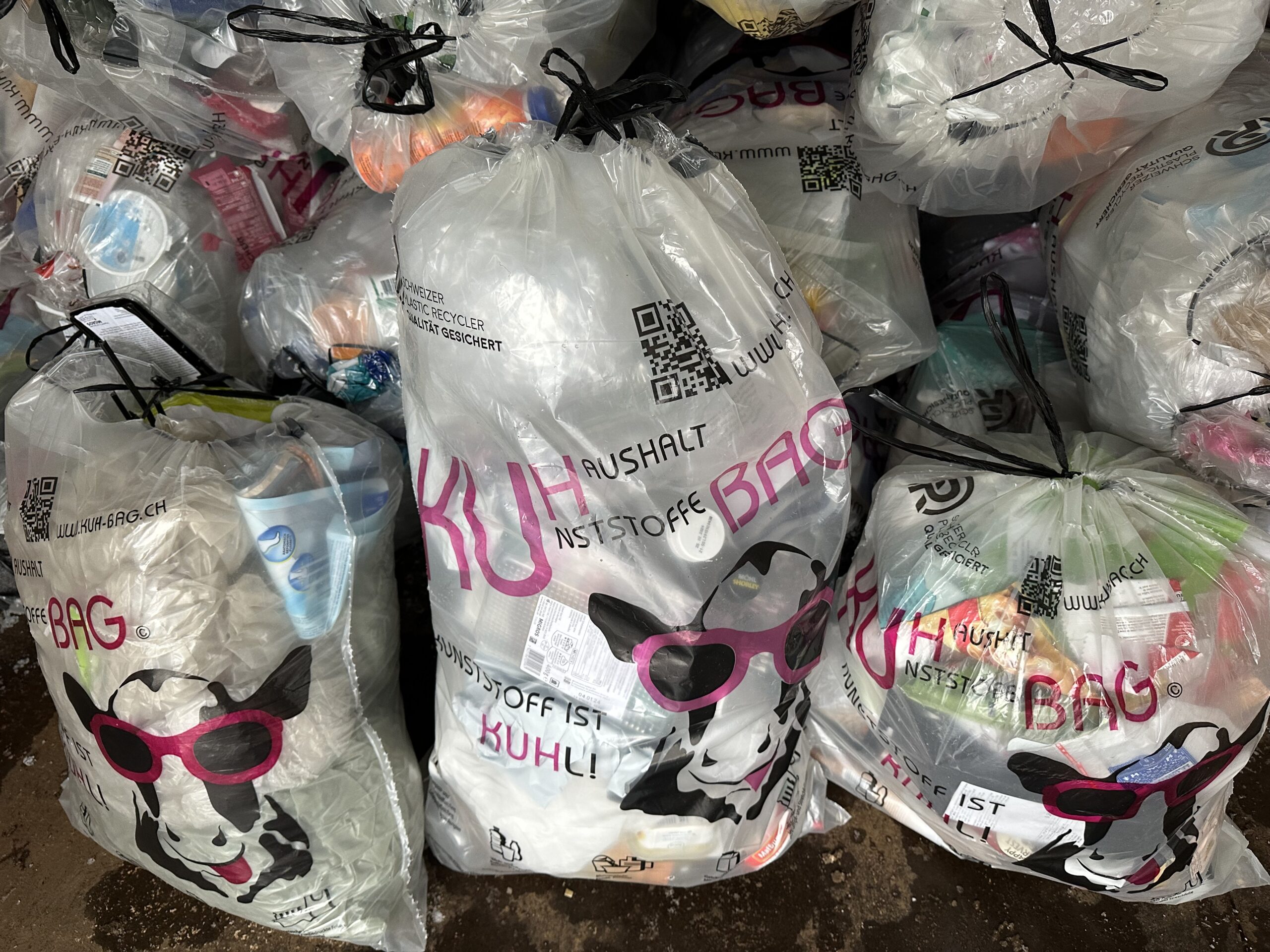 KUH-Bag Seit 2025 sammelt der ZAB gemischte Kunststoffe aus Haushaltungen.